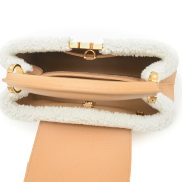 Louis Vuitton Capucines Bag Taurillon Mouton Beige - Picture 4 of 7